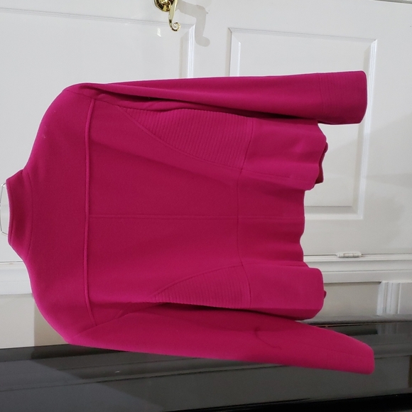 Louben - Picture 2 of 4